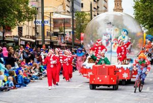 The Best Christmas Decorations And Social Customs In Australia 2020